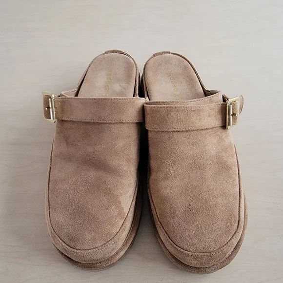 Madden Girl Grahamm Platform Tan Suede Slip-On Mules Clogs w/ Gold Buckle Size 8 - Picture 3 of 8